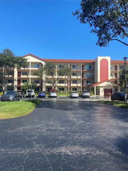 For Sale: $210,000 (2 beds, 2 baths, 1192 Square Feet)