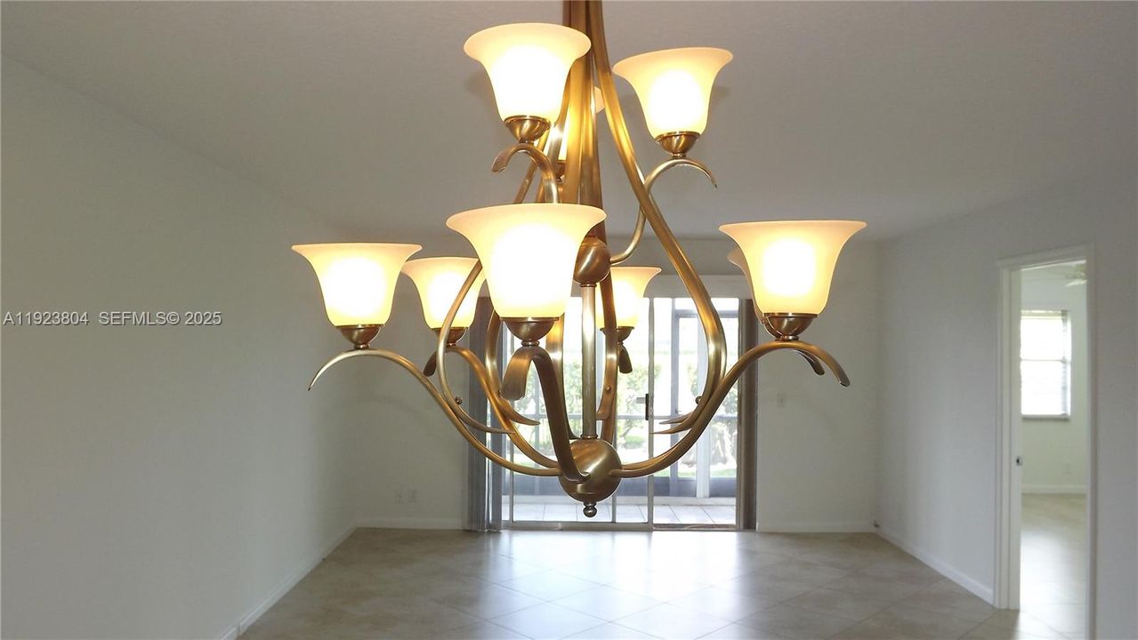 For Sale: $210,000 (2 beds, 2 baths, 1192 Square Feet)