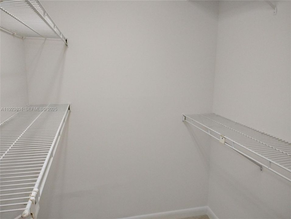 For Sale: $210,000 (2 beds, 2 baths, 1192 Square Feet)