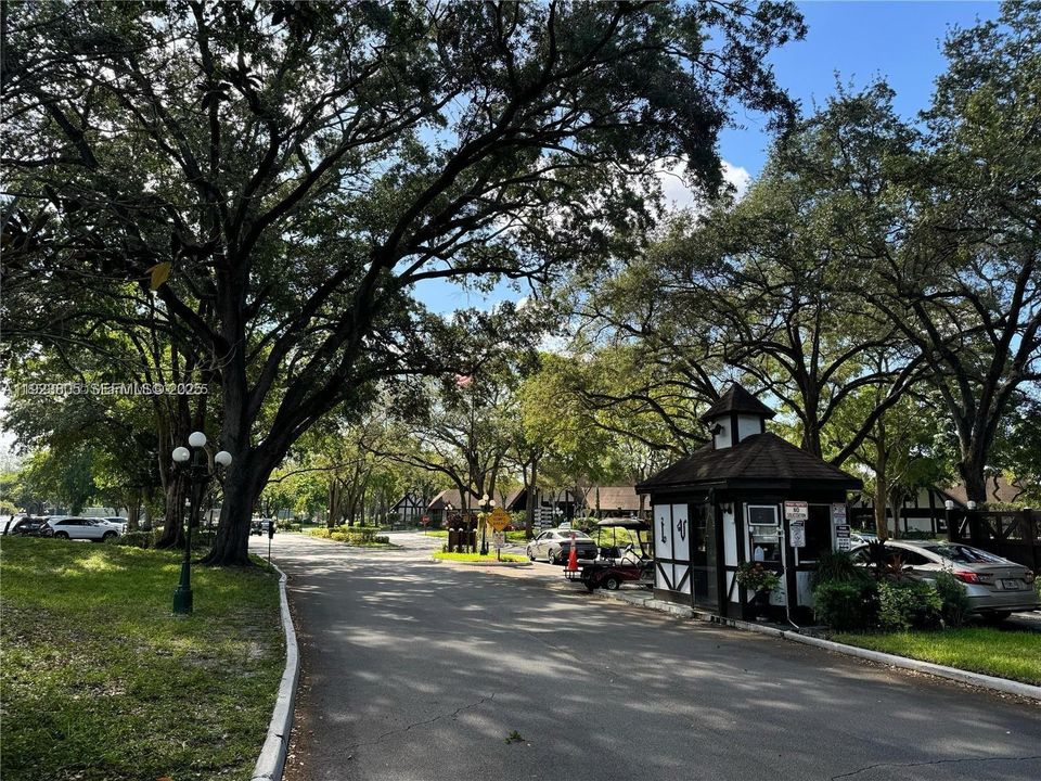 For Rent: $1,550 (1 beds, 1 baths, 800 Square Feet)