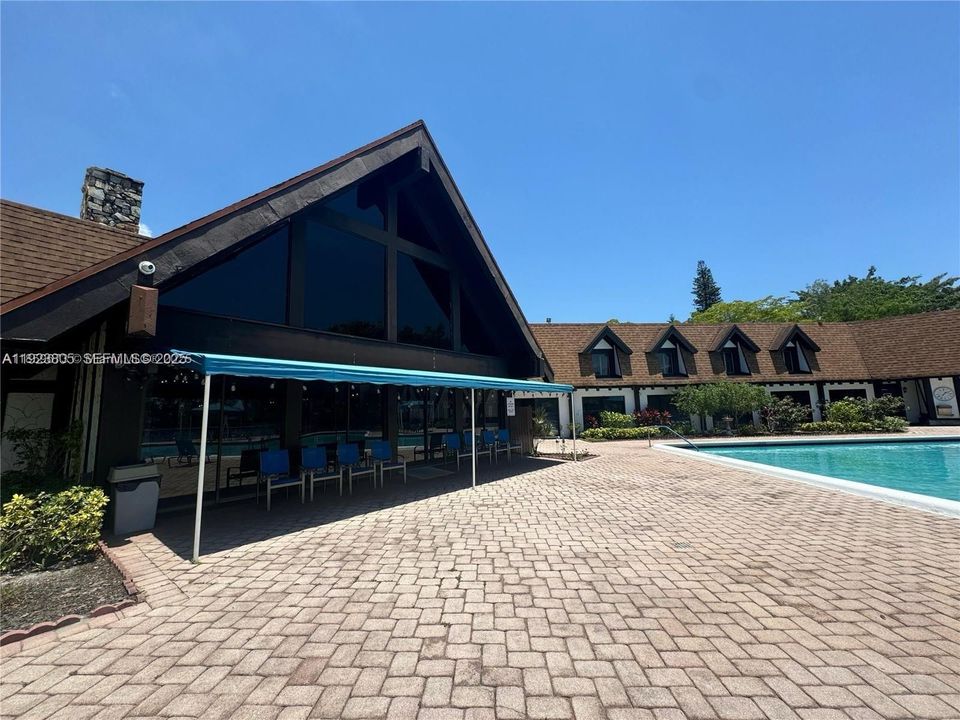 For Rent: $1,550 (1 beds, 1 baths, 800 Square Feet)