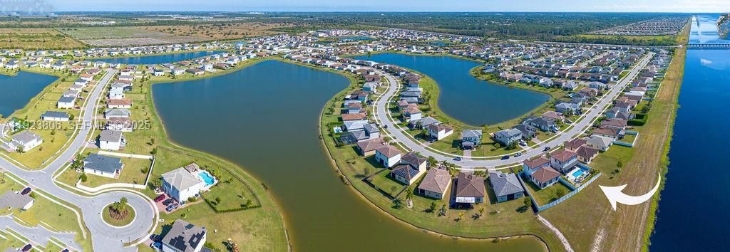 En Venta: $575,000 (4 camas, 3 baños, 2275 Pies cuadrados)