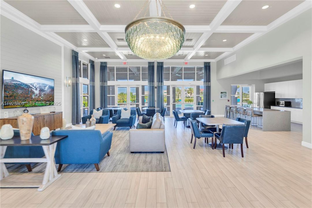 En Venta: $575,000 (4 camas, 3 baños, 2275 Pies cuadrados)