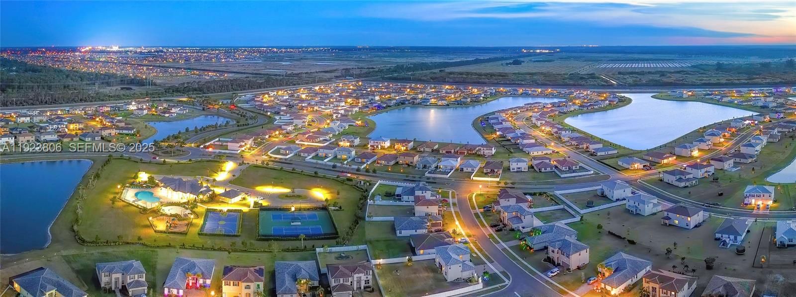 En Venta: $575,000 (4 camas, 3 baños, 2275 Pies cuadrados)