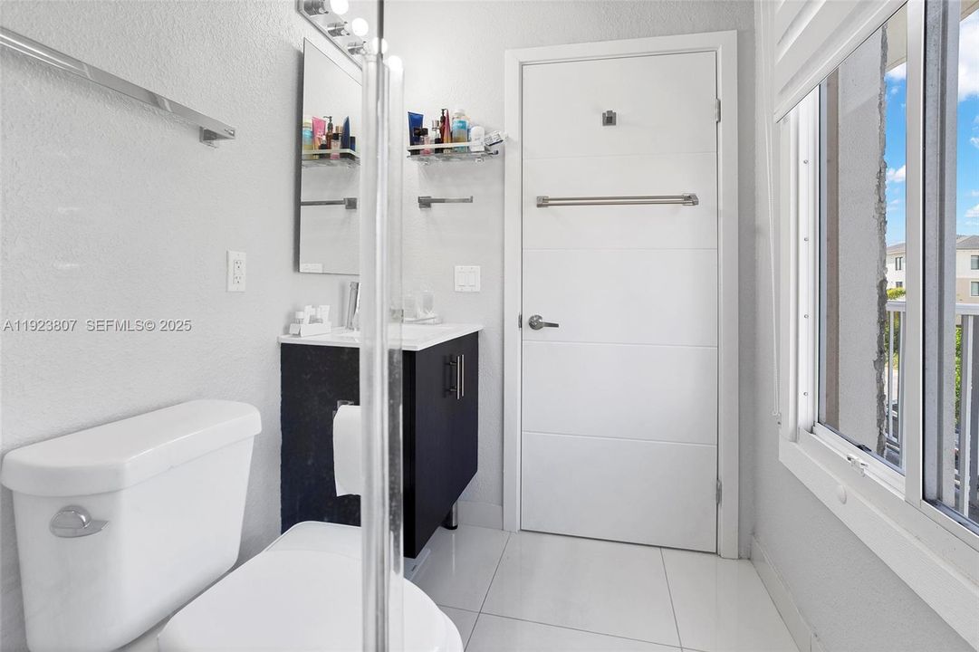 For Rent: $2,800 (4 beds, 3 baths, 1434 Square Feet)