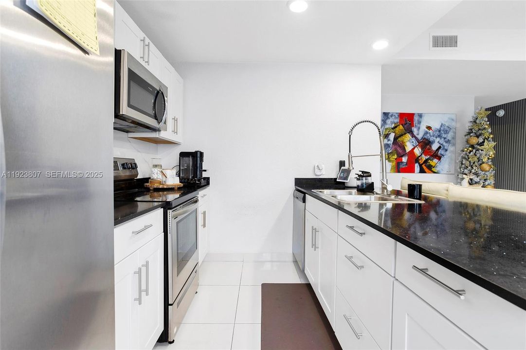 For Rent: $2,800 (4 beds, 3 baths, 1434 Square Feet)