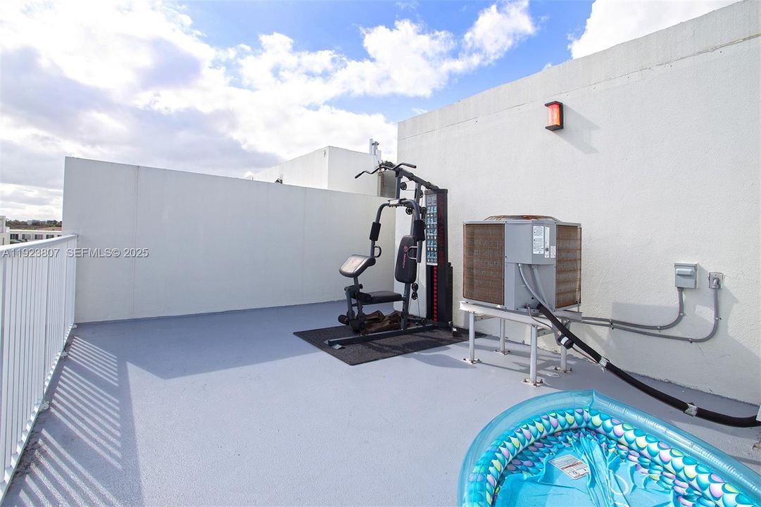 For Rent: $2,800 (4 beds, 3 baths, 1434 Square Feet)