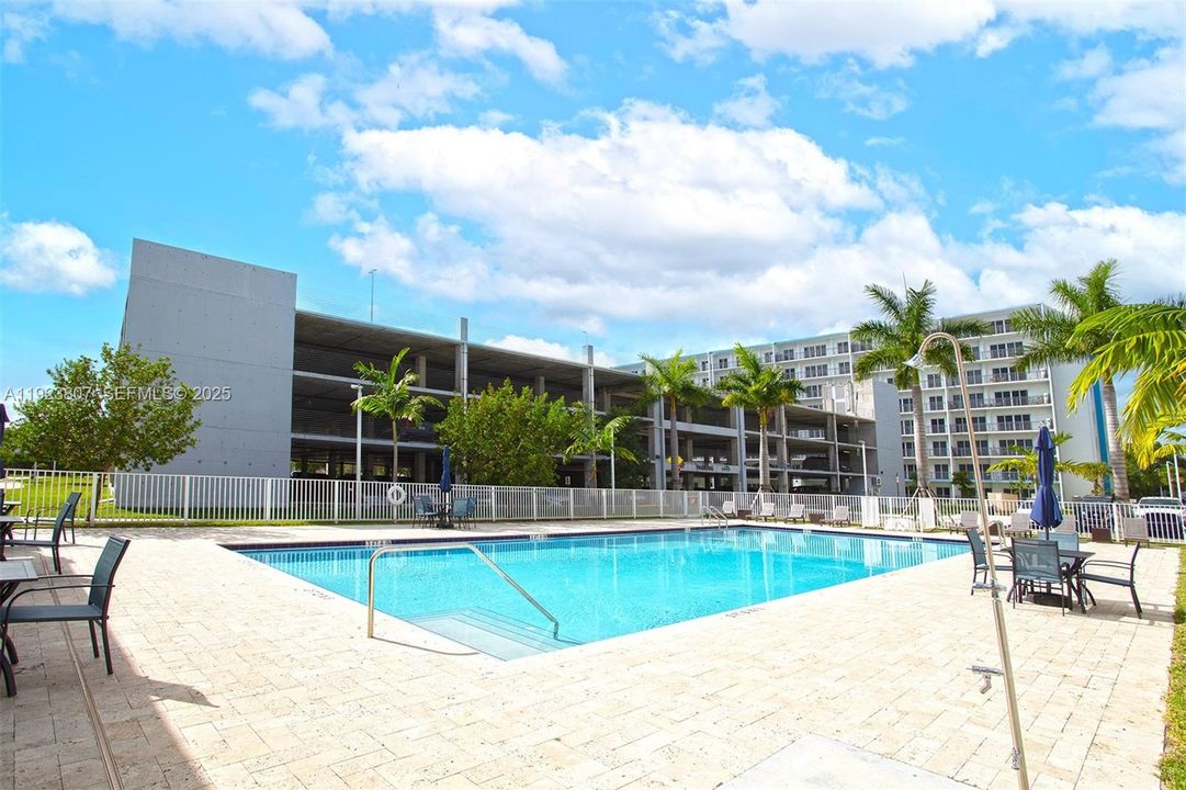 For Rent: $2,800 (4 beds, 3 baths, 1434 Square Feet)