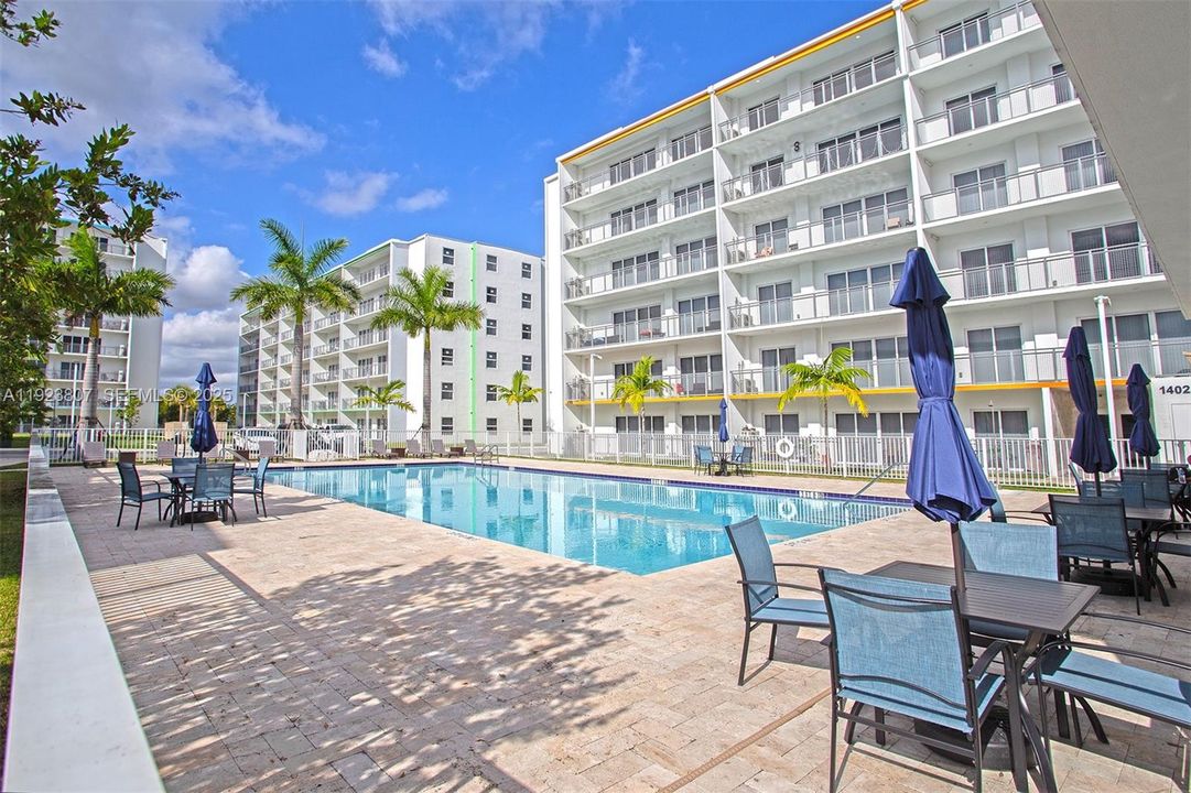 For Rent: $2,800 (4 beds, 3 baths, 1434 Square Feet)