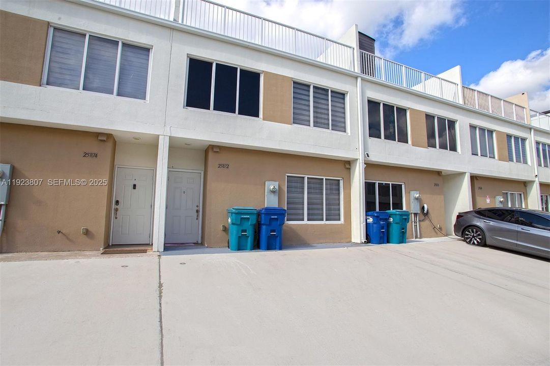 For Rent: $2,800 (4 beds, 3 baths, 1434 Square Feet)