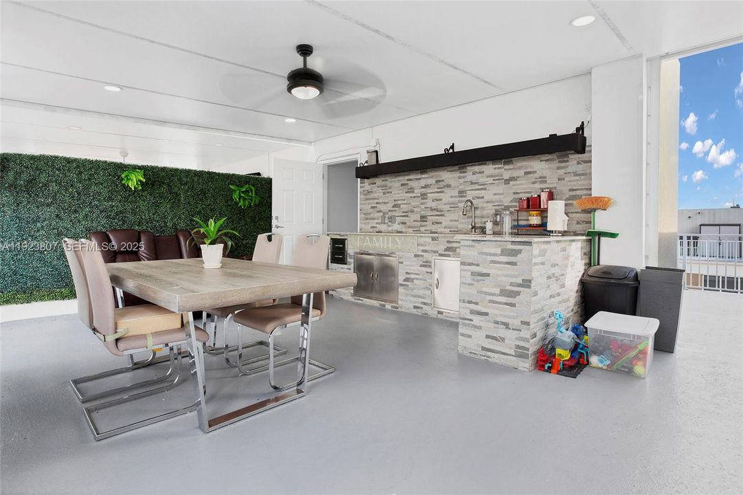 For Rent: $2,800 (4 beds, 3 baths, 1434 Square Feet)