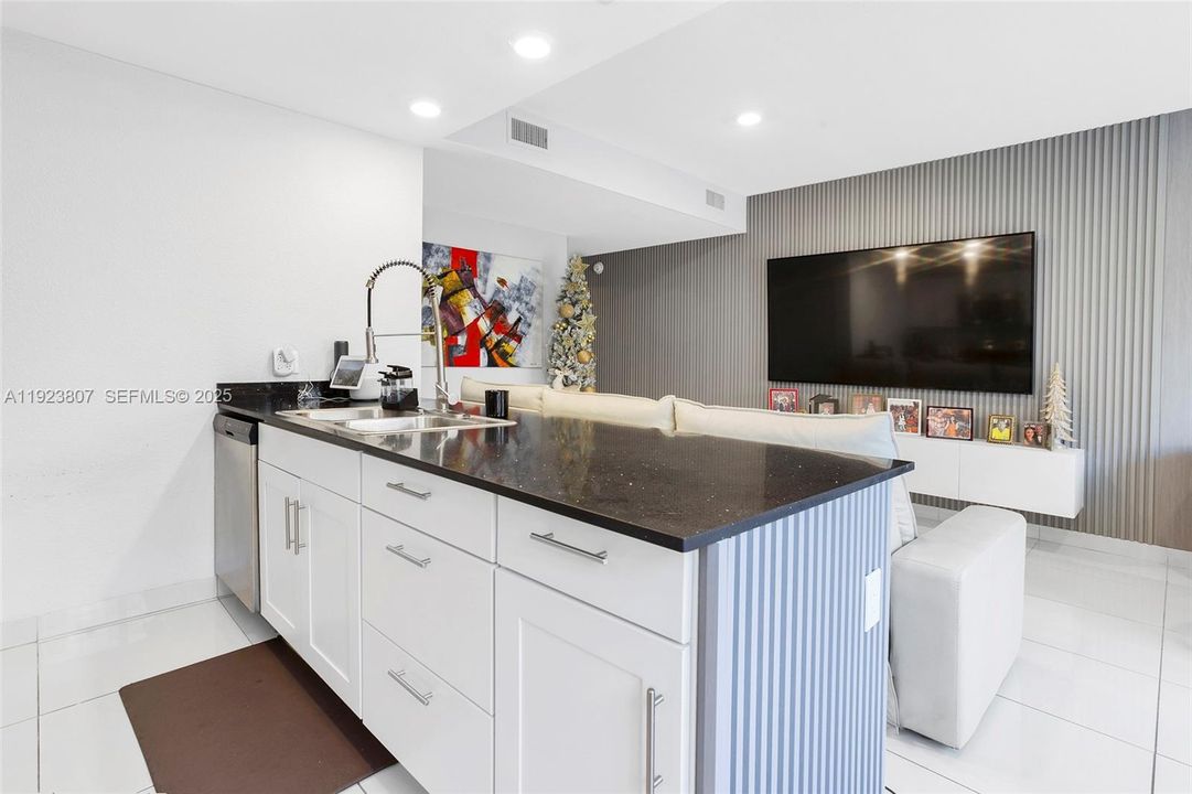 For Rent: $2,800 (4 beds, 3 baths, 1434 Square Feet)