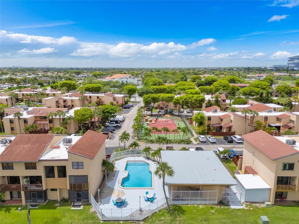 For Rent: $3,000 (3 beds, 2 baths, 1130 Square Feet)