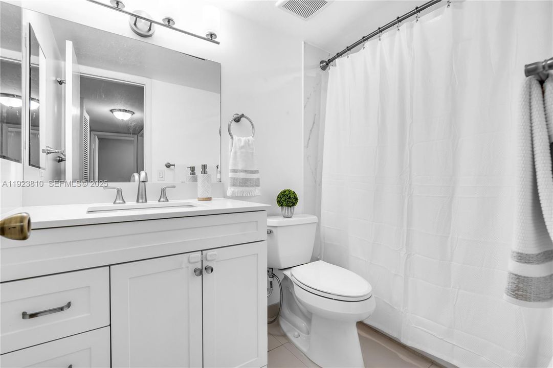 For Rent: $3,000 (3 beds, 2 baths, 1130 Square Feet)