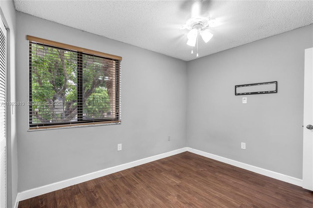 For Rent: $3,000 (3 beds, 2 baths, 1130 Square Feet)