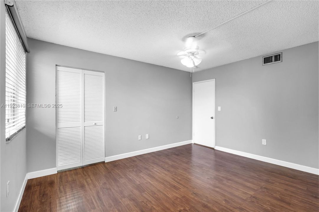 For Rent: $3,000 (3 beds, 2 baths, 1130 Square Feet)
