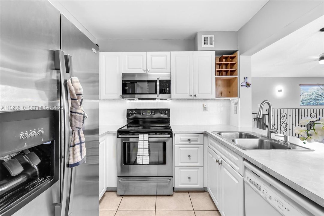 For Rent: $3,000 (3 beds, 2 baths, 1130 Square Feet)