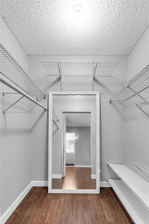 For Rent: $3,000 (3 beds, 2 baths, 1130 Square Feet)