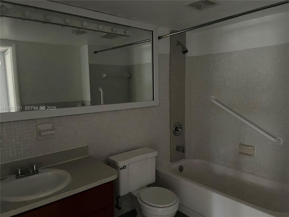 For Rent: $1,550 (1 beds, 1 baths, 617 Square Feet)