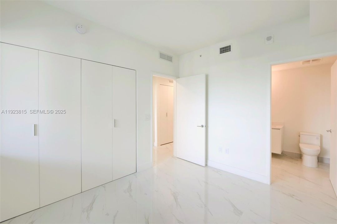 For Rent: $8,600 (3 beds, 3 baths, 1618 Square Feet)