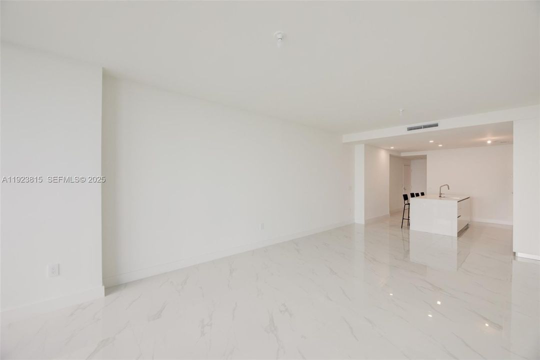 For Rent: $8,600 (3 beds, 3 baths, 1618 Square Feet)