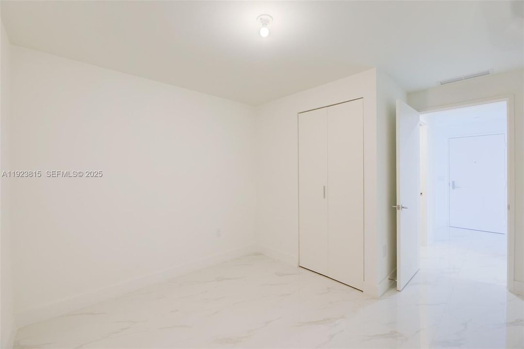 For Rent: $8,600 (3 beds, 3 baths, 1618 Square Feet)