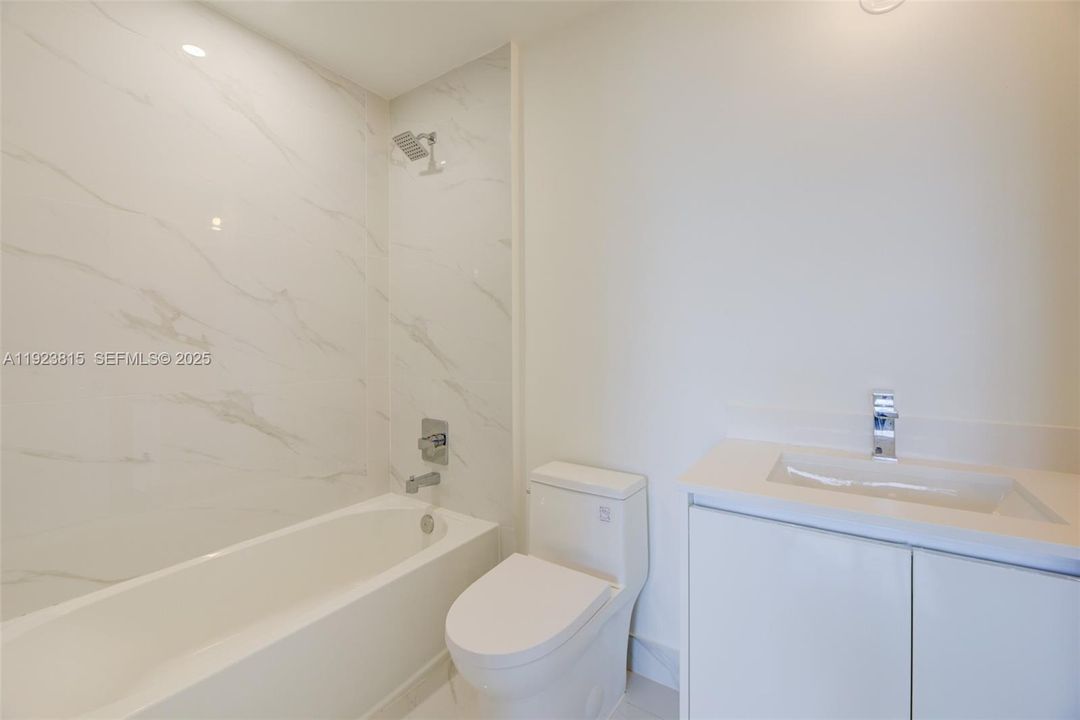 For Rent: $8,600 (3 beds, 3 baths, 1618 Square Feet)