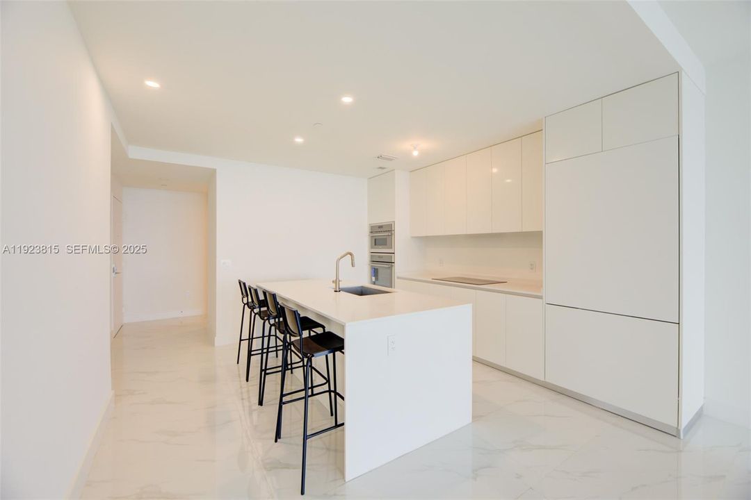 For Rent: $8,600 (3 beds, 3 baths, 1618 Square Feet)