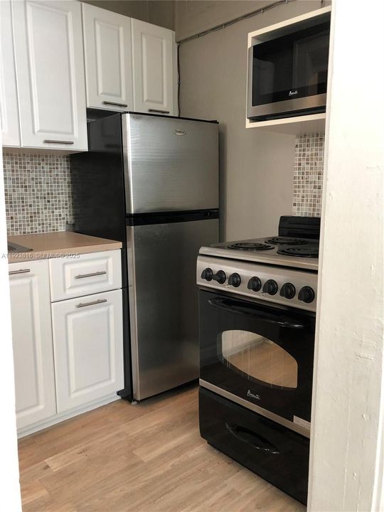 For Rent: $1,495 (0 beds, 1 baths, 275 Square Feet)