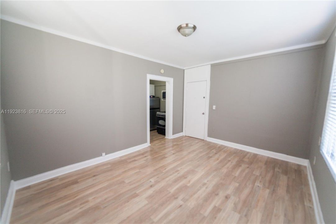 For Rent: $1,495 (0 beds, 1 baths, 275 Square Feet)