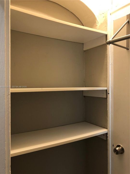 For Rent: $1,495 (0 beds, 1 baths, 275 Square Feet)