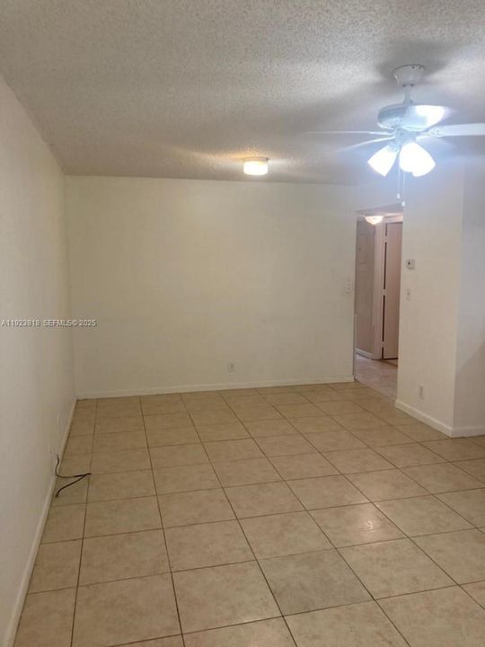 В аренду: $1,925 (2 спален, 1 ванн, 850 Квадратных фут)