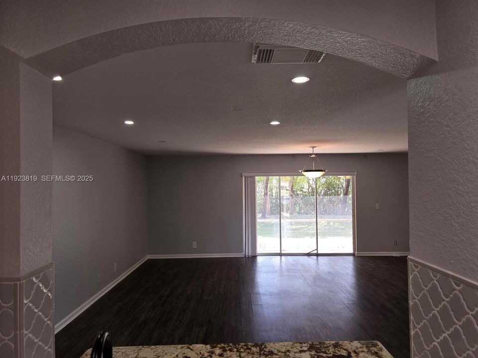 En Renta: $2,600 (3 camas, 2 baños, 1560 Pies cuadrados)