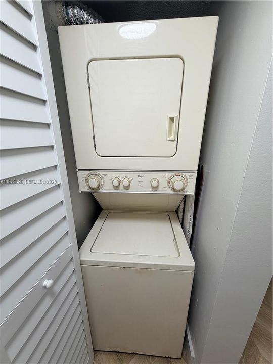 For Rent: $2,000 (1 beds, 1 baths, 659 Square Feet)