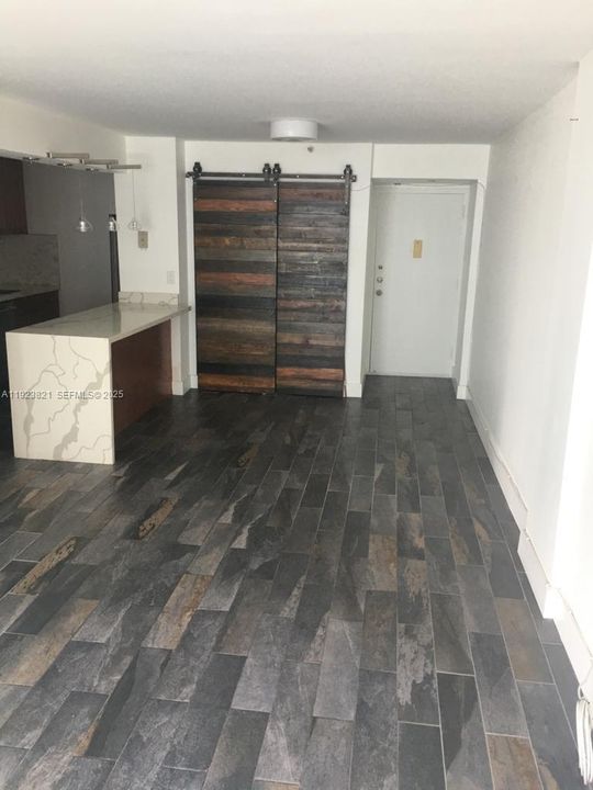 На продажу: $525,000 (2 спален, 1 ванн, 983 Квадратных фут)