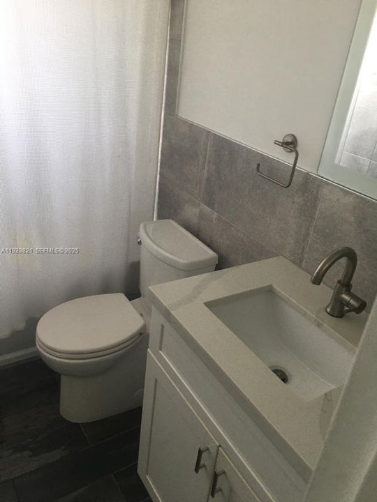 На продажу: $525,000 (2 спален, 1 ванн, 983 Квадратных фут)