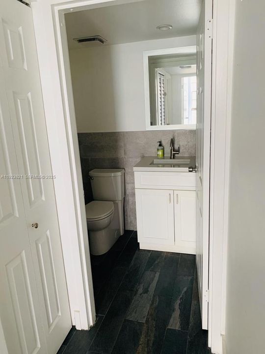 На продажу: $525,000 (2 спален, 1 ванн, 983 Квадратных фут)