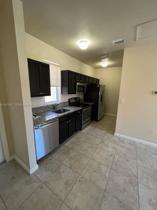 For Rent: $1,750 (0 beds, 1 baths, 2312 Square Feet)