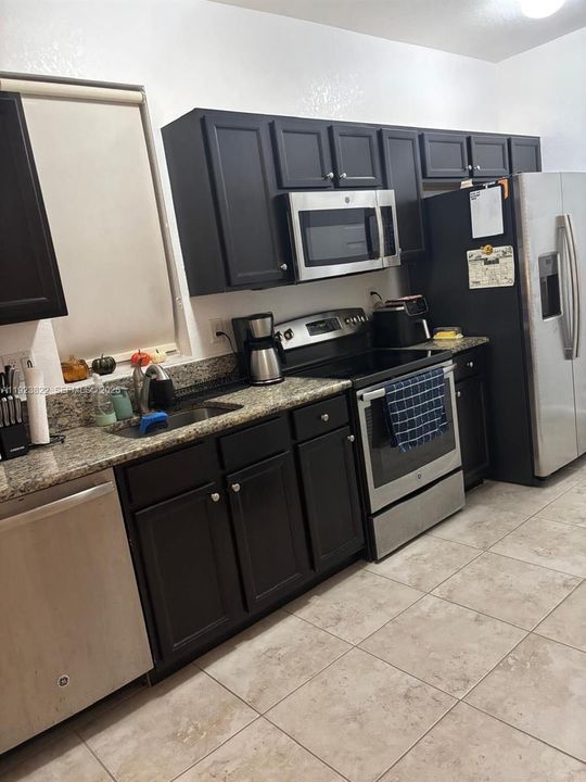 For Rent: $1,750 (0 beds, 1 baths, 2312 Square Feet)