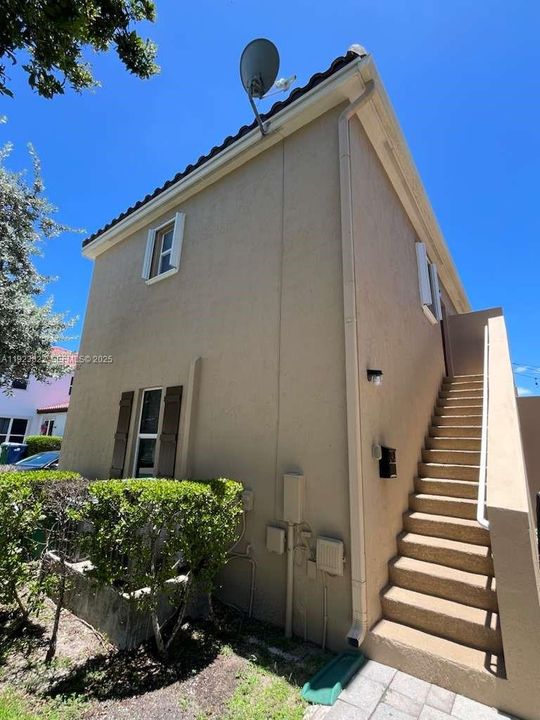 For Rent: $1,750 (0 beds, 1 baths, 2312 Square Feet)