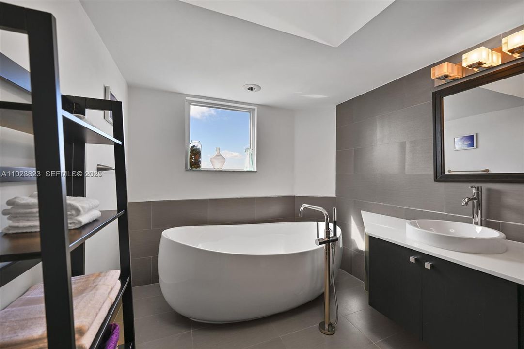 For Rent: $7,990 (2 beds, 2 baths, 1760 Square Feet)