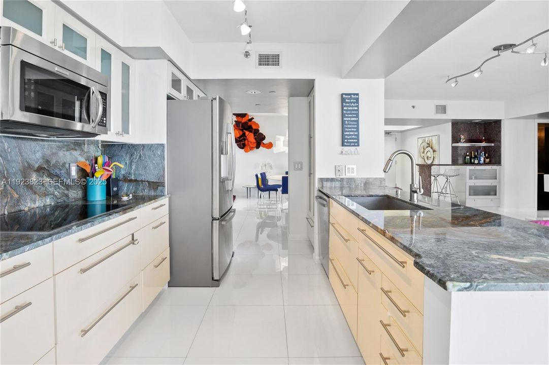 For Rent: $7,990 (2 beds, 2 baths, 1760 Square Feet)