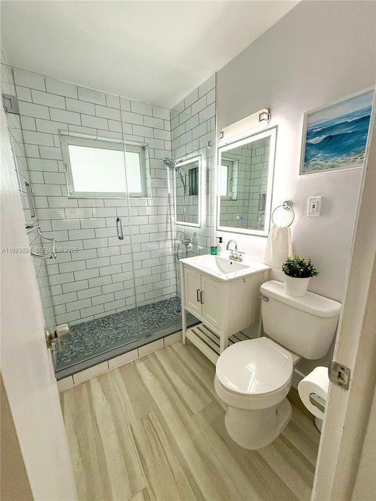 For Rent: $3,300 (3 beds, 2 baths, 982 Square Feet)