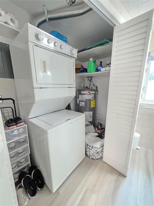 For Rent: $3,300 (3 beds, 2 baths, 982 Square Feet)