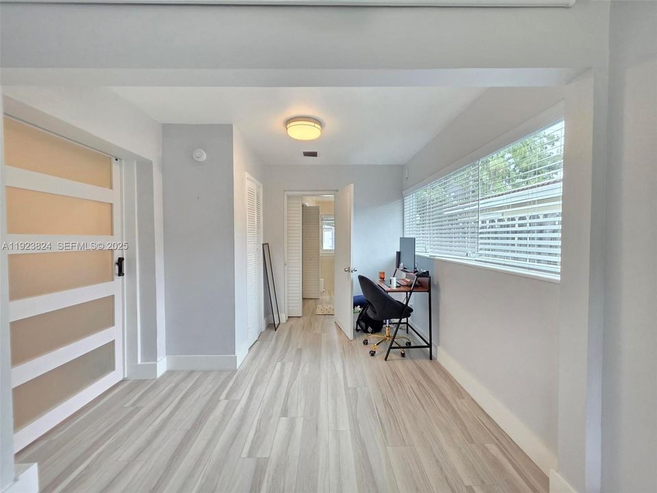 For Rent: $3,300 (3 beds, 2 baths, 982 Square Feet)