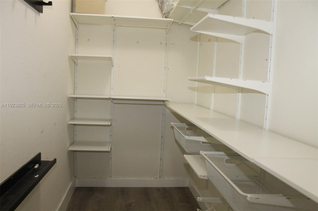 For Rent: $2,999 (3 beds, 2 baths, 1549 Square Feet)