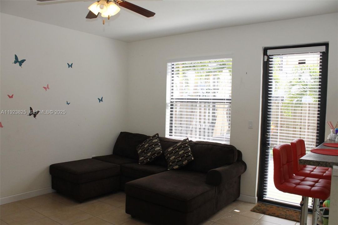 For Rent: $2,999 (3 beds, 2 baths, 1549 Square Feet)