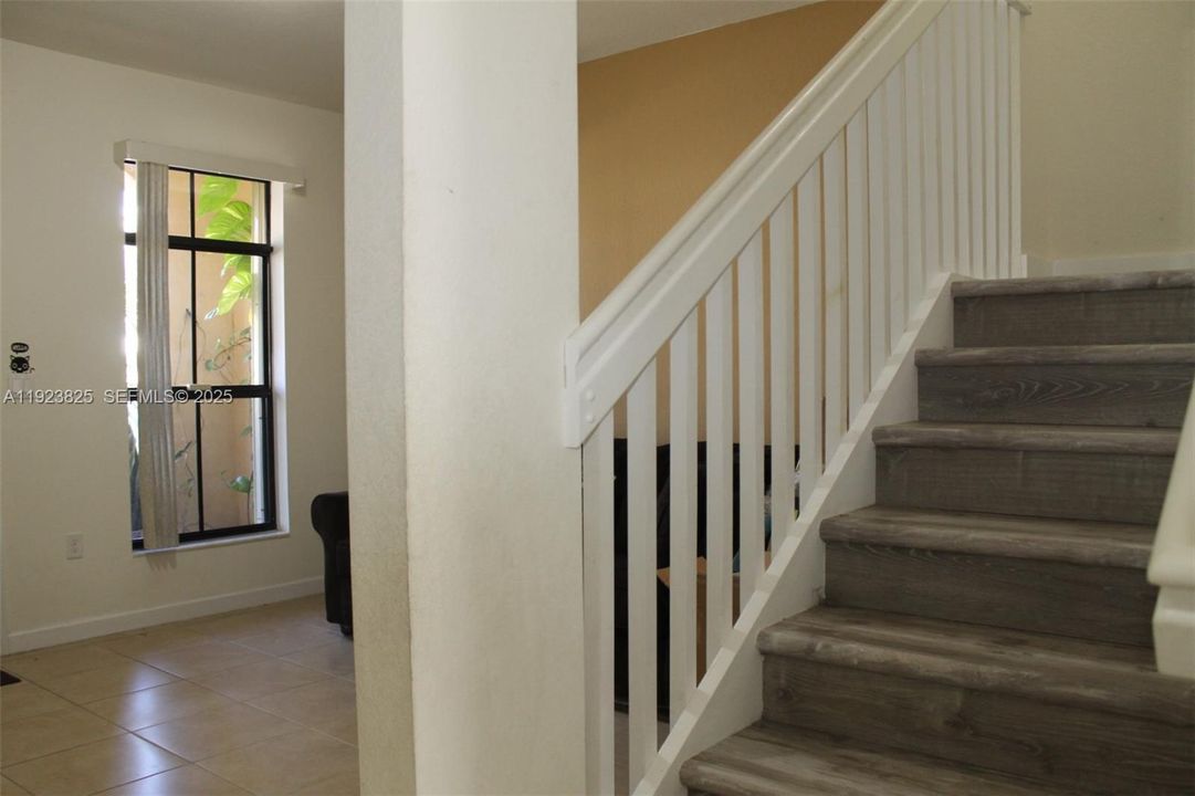 For Rent: $2,999 (3 beds, 2 baths, 1549 Square Feet)