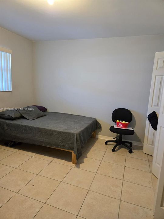 For Sale: $164,900 (2 beds, 2 baths, 930 Square Feet)