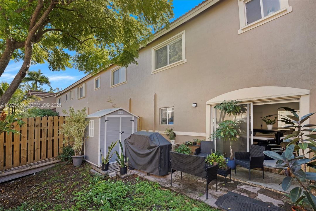 На продажу: $425,000 (3 спален, 2 ванн, 1295 Квадратных фут)